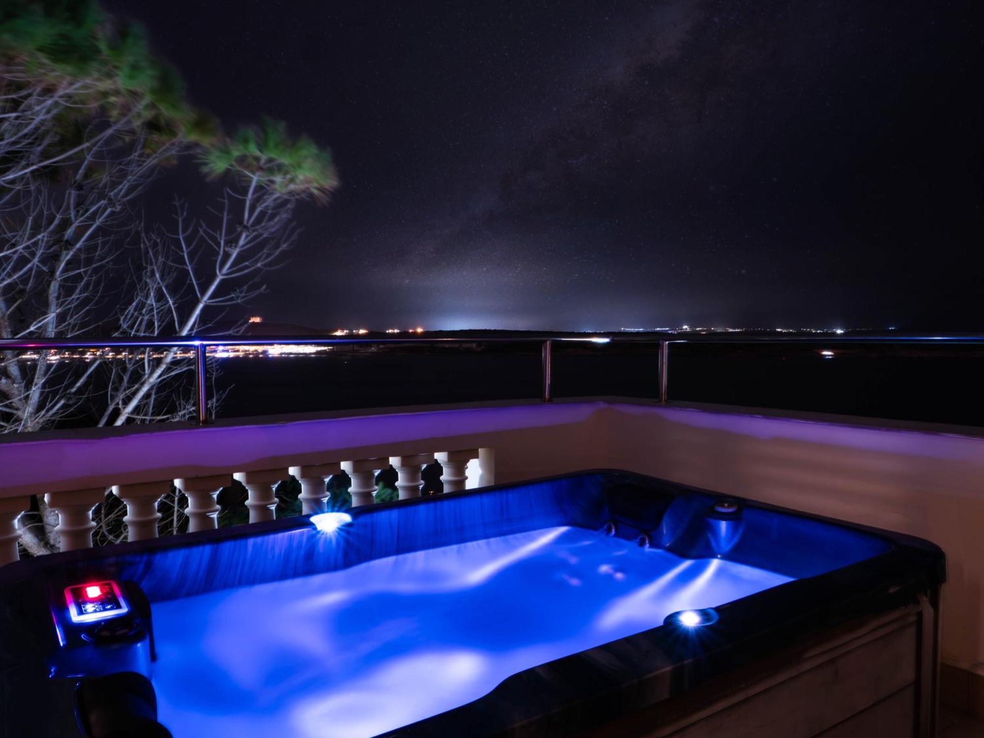 Villa Palma - Sunset Sea Views With Pool, Jacuzzi, Sauna And Games Room المليحة المظهر الخارجي الصورة