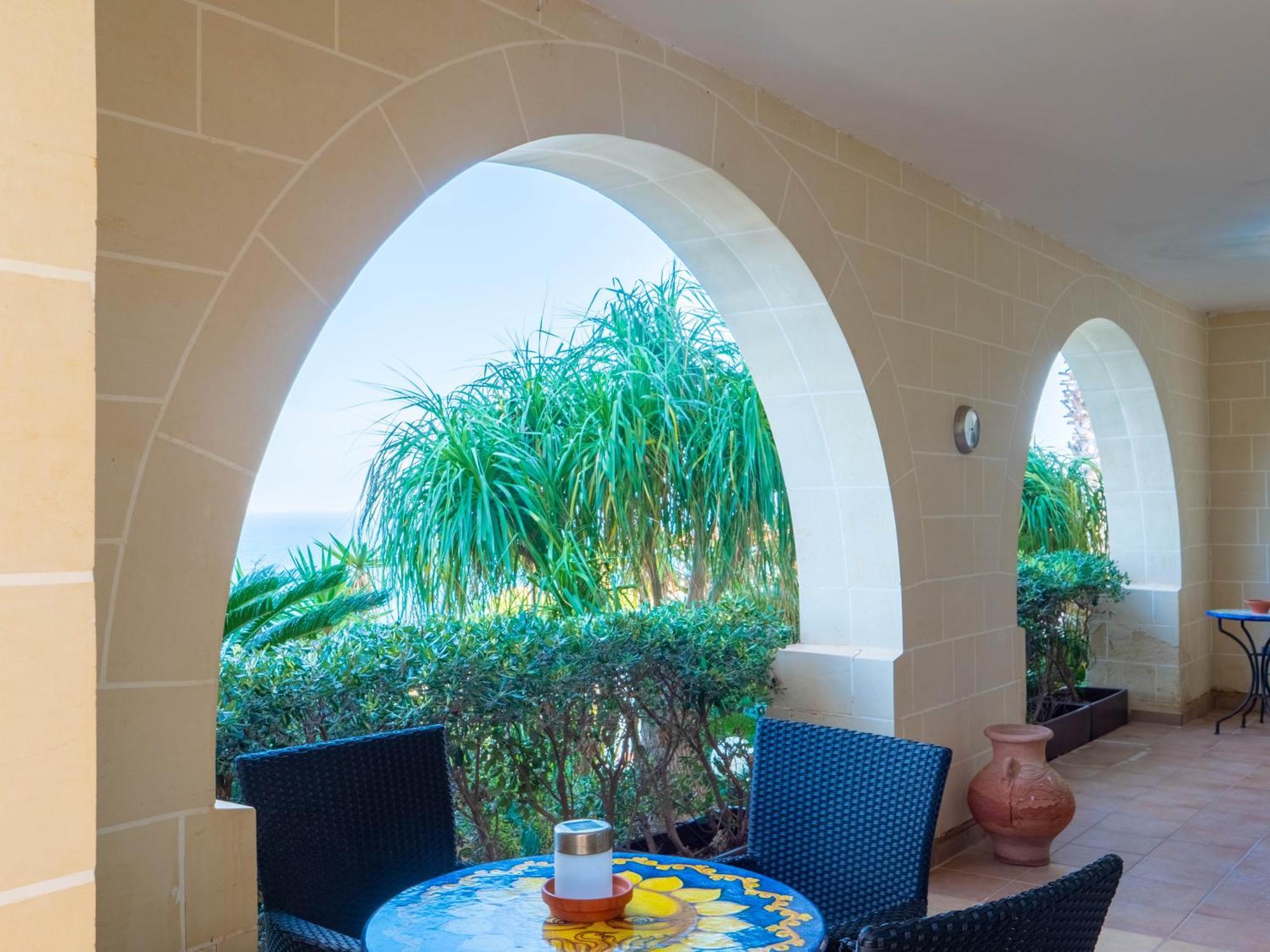 Villa Palma - Sunset Sea Views With Pool, Jacuzzi, Sauna And Games Room المليحة المظهر الخارجي الصورة